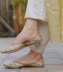 Golden Embroidered Ladies Punjabi Khussa